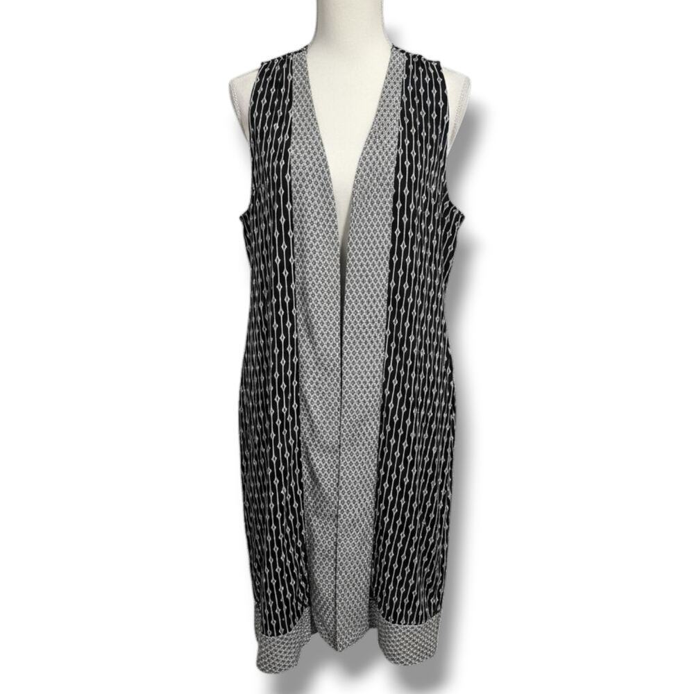 Chelsea & Theodore Women’s Black & White Geometric Open Front Long Vest – Size L